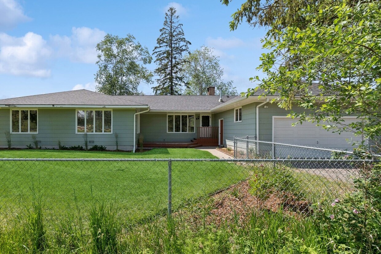Primary Photo - Whitefish Home