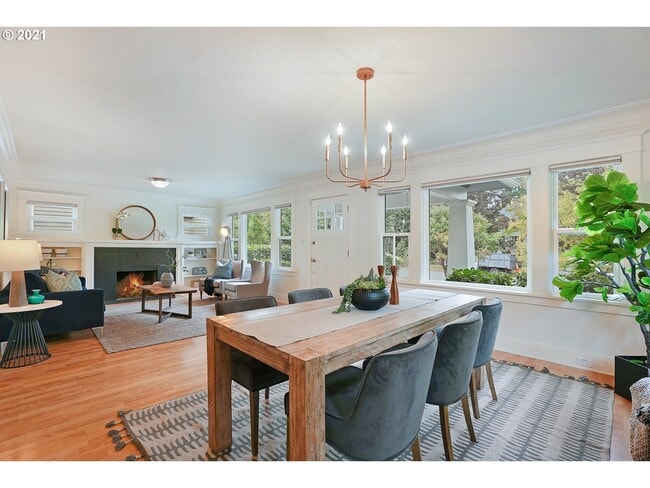 Building Photo - 3298 NE Alameda St