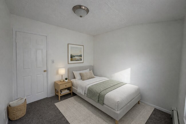 Building Photo - 21916 Edgewood Ave