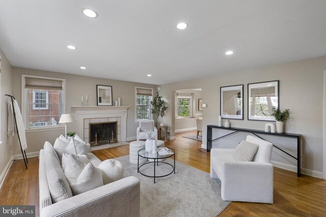 Building Photo - 1541 Doxbury Rd