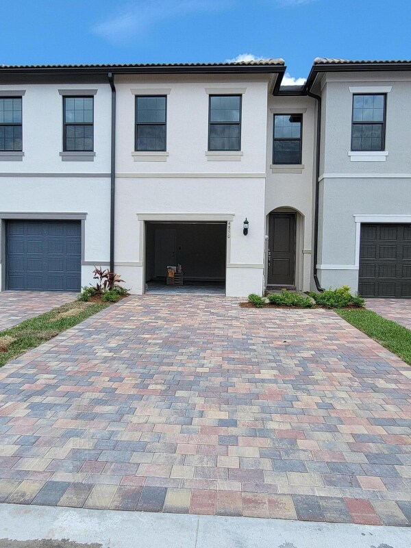 Building Photo - 4850 Indigo Terrace