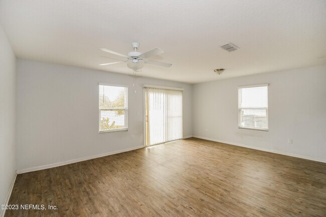 Foto del edificio - 570 Eiseman Wy