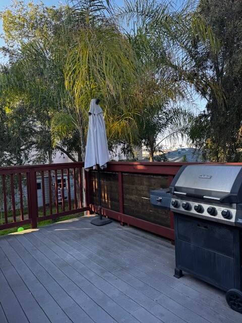 Foto del edificio - 4447 Dawson Ave