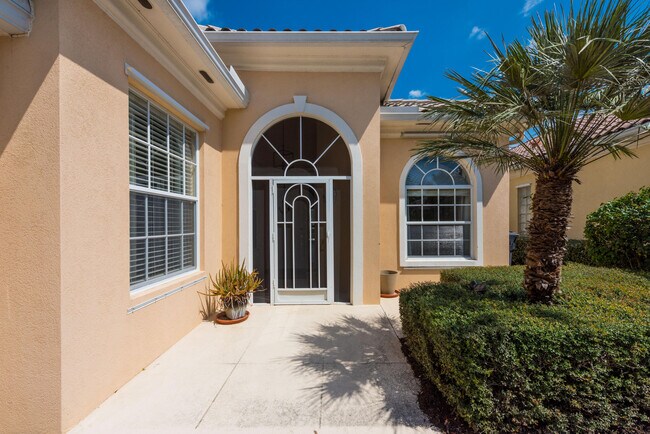 Foto del edificio - 8159 Nevis Pl