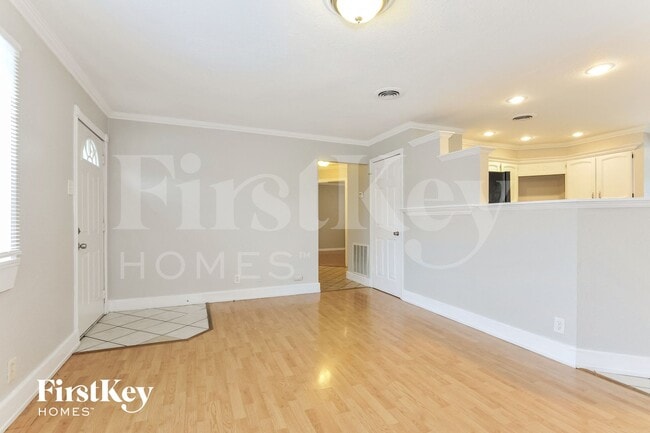 Building Photo - 1412 Vero Dr