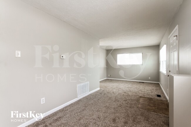 Building Photo - 2856 N Boehning St