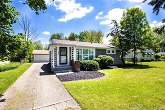 Building Photo - 103 Mapleview Dr