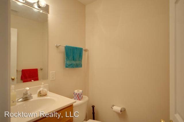 Foto del edificio - 3 br, 2.5 bath House - 327 Emerson Lane