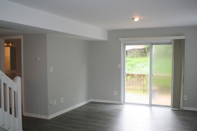 Foto del edificio - 11619 Park Rd