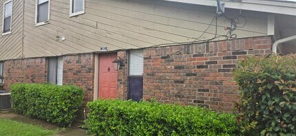 Building Photo - 2240 Tarpley Rd