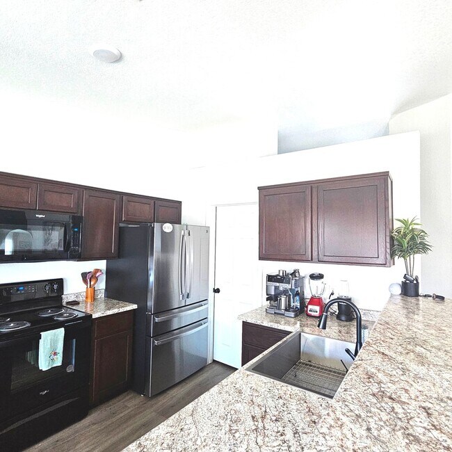 Building Photo - Gorgeous home available for rent with Solar!