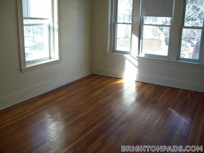 Foto del edificio - 134 Englewood Ave