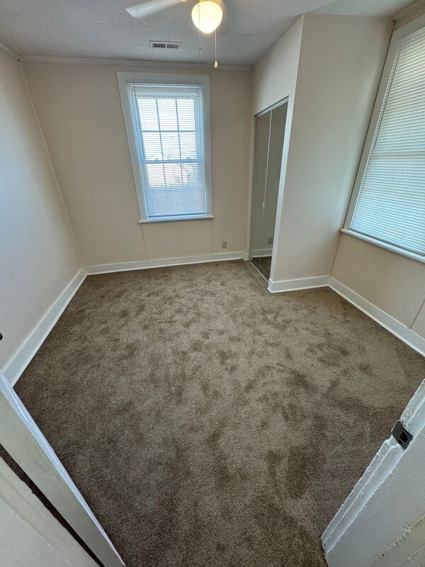 Foto del edificio - 2215 Bainbridge St