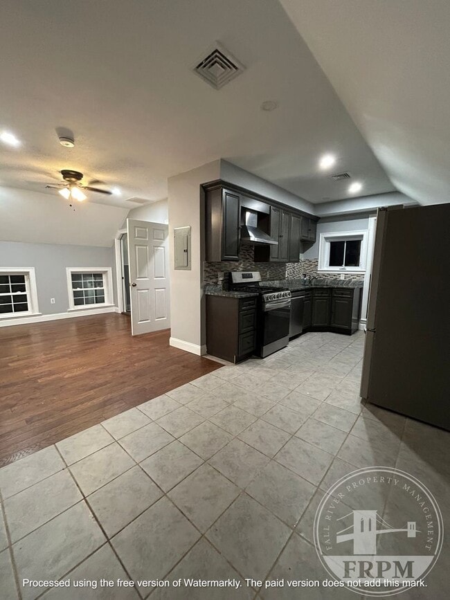 Photo - 176 Snell St Apartment