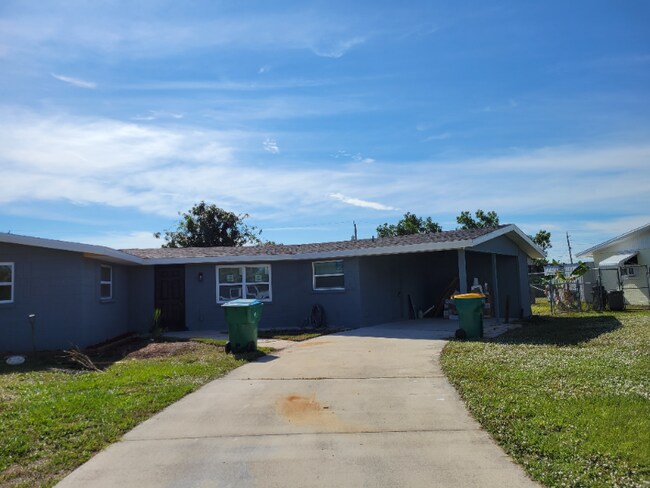 Building Photo - 111 Francis Dr NE