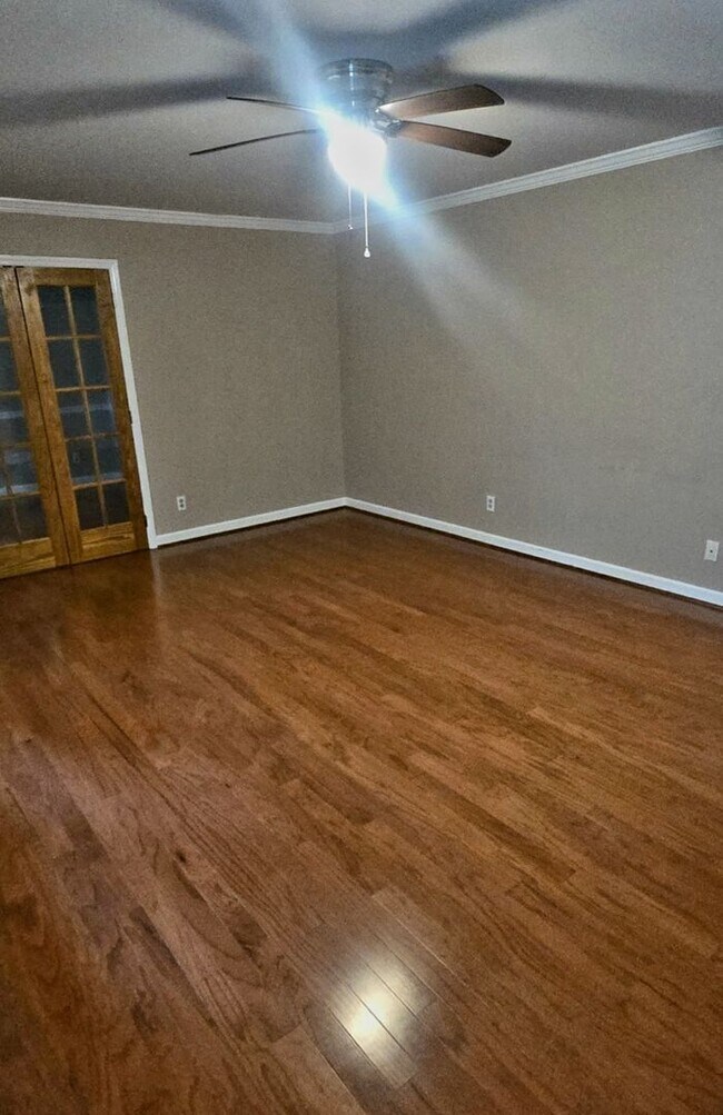 Foto del edificio - 8343 Lakedale Cir