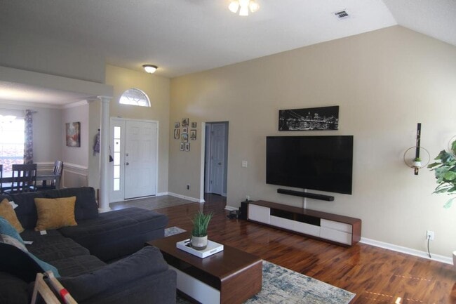 Building Photo - 16 Aquinnah Dr