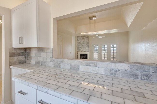 Building Photo - Arizona Biltmore Links Golf Course Condo n...