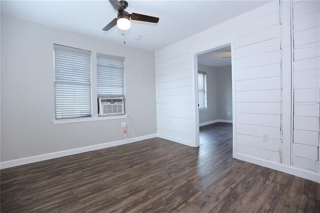 Foto del edificio - 5917-1-5912 Sherman St