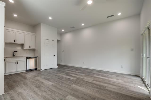 Building Photo - 3305 Mineola St
