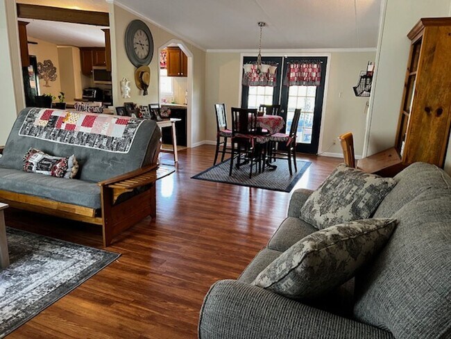 Building Photo - Maryville 37801 - 3 bedroom, 2 bath mobile...