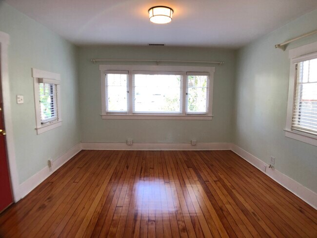 Building Photo - 3054 S Denison Ave