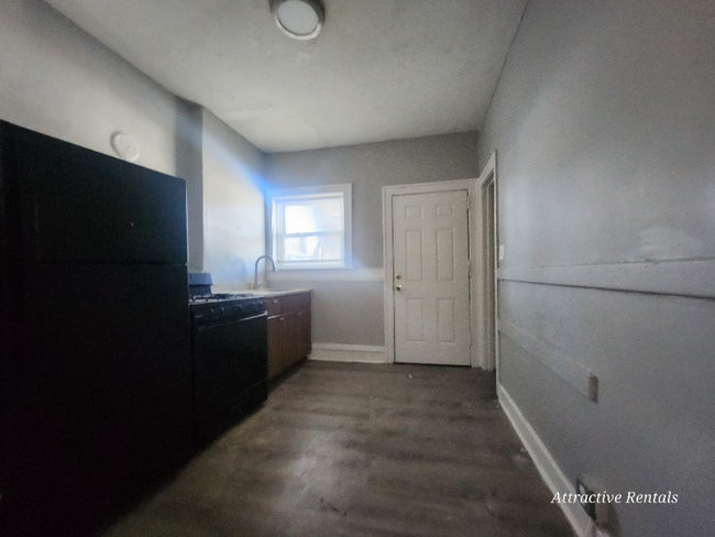 Building Photo - 37 W 14th Pl