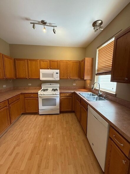 Building Photo - 2376 Sunrise Ct