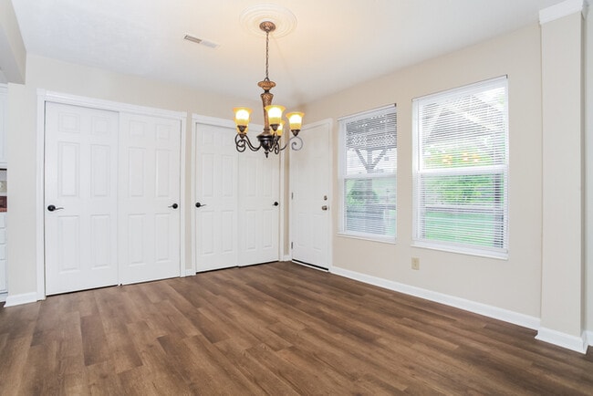 Building Photo - 5929 Hayden Dr