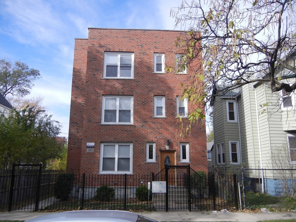 Primary Photo - 6500 S Dorchester Ave