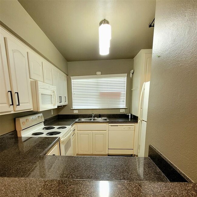 Foto del edificio - 6406 Ferris Dr