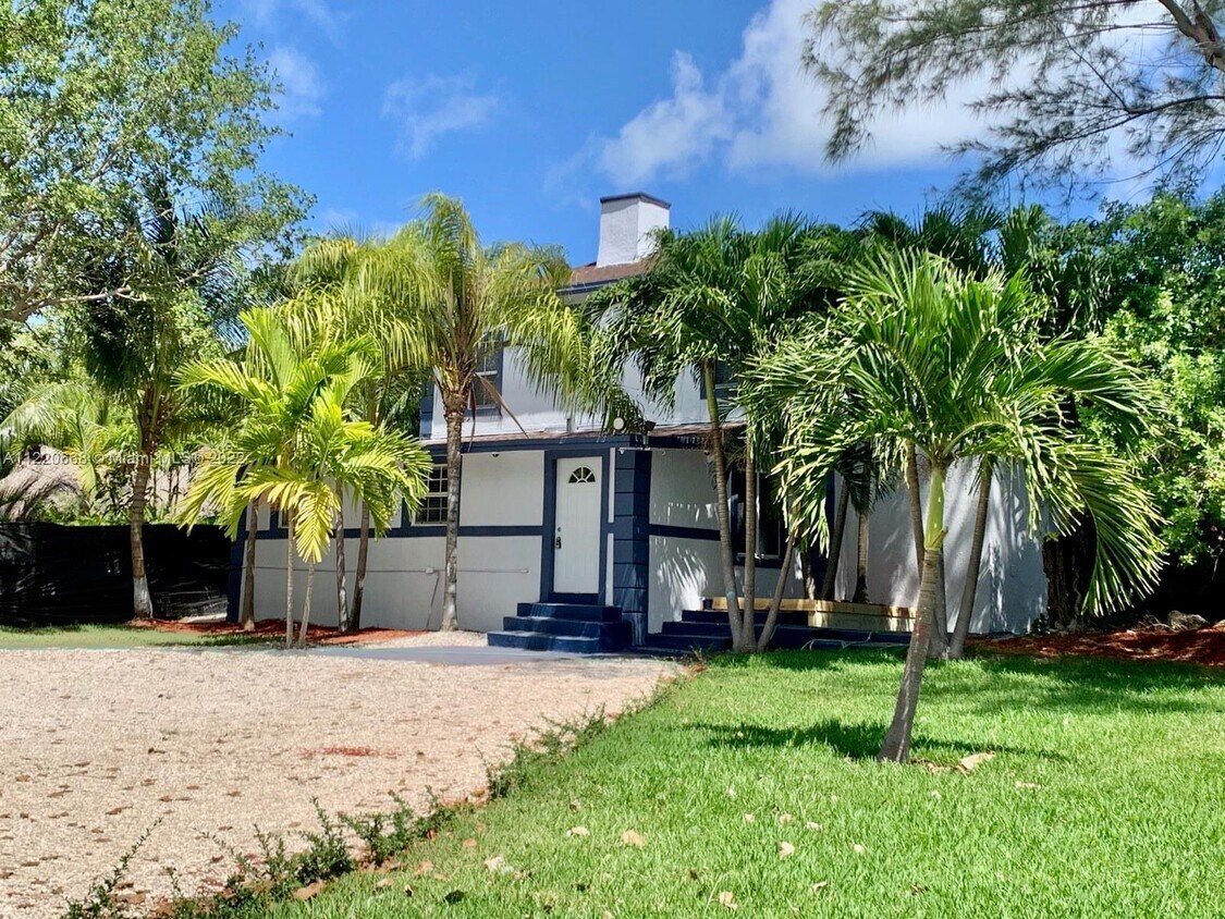 Primary Photo - 5707 NE Miami Ct