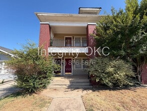 Building Photo - 305 NW 25th St