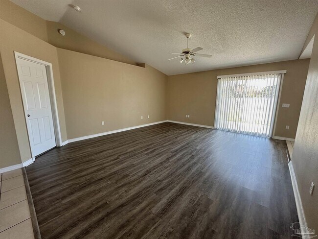 Building Photo - 2028 Coral Reef Rd