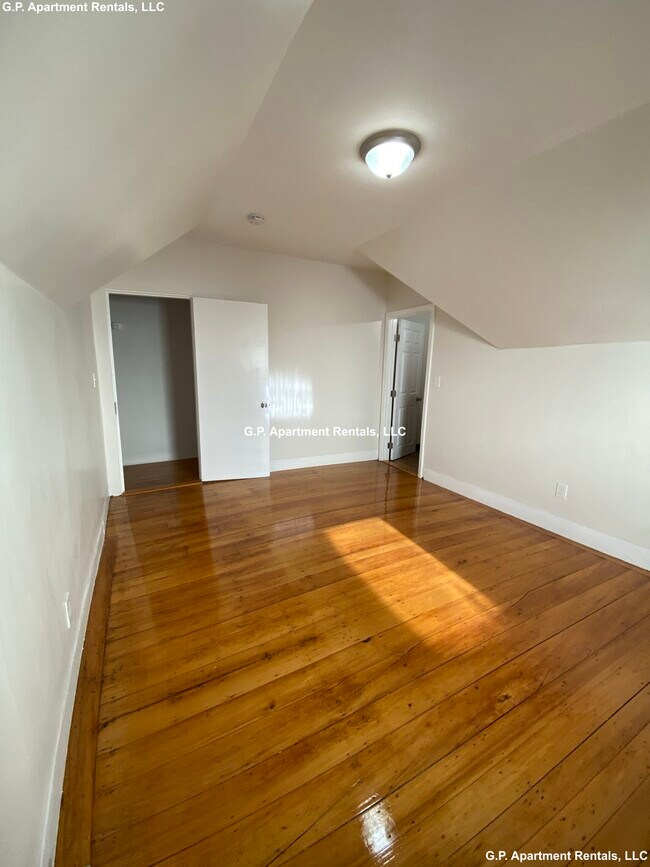 Building Photo - 26 Porter St