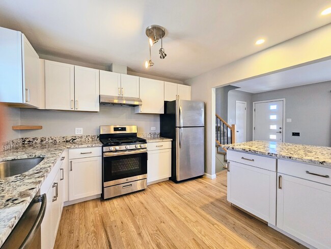 Building Photo - "Charming 3-Bedroom Denver Home with Moder...