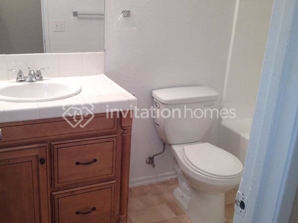 Building Photo - 611 Twinberry Ln