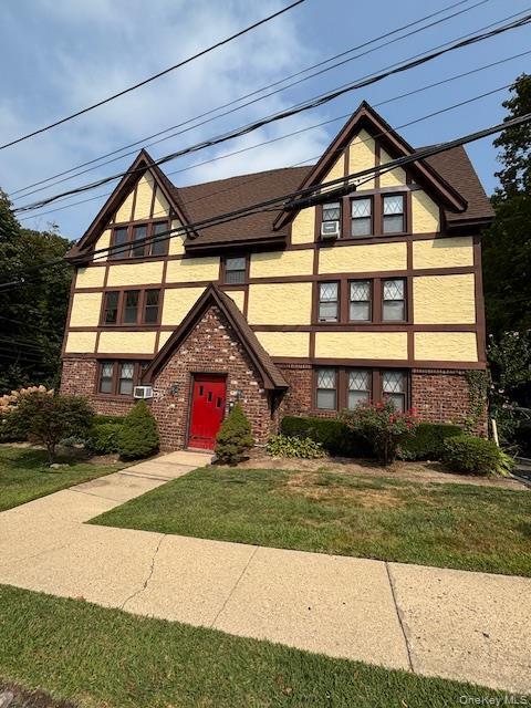 Primary Photo - 44 Oakwood Rd