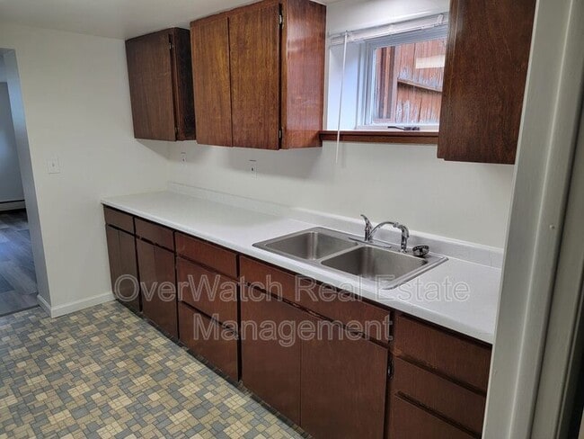 Building Photo - 3405 Oregon Dr