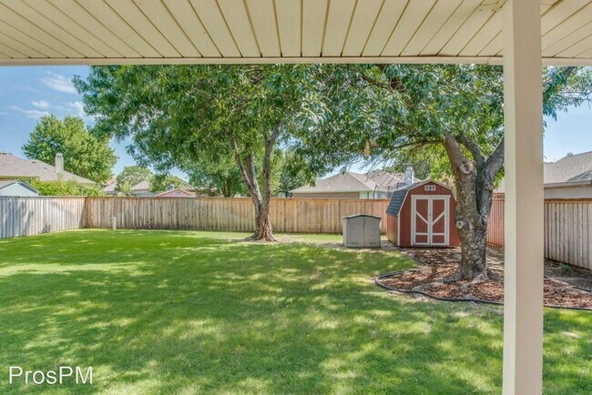 Building Photo - 4 br, 3 bath House - 205 Ember Glen Dr