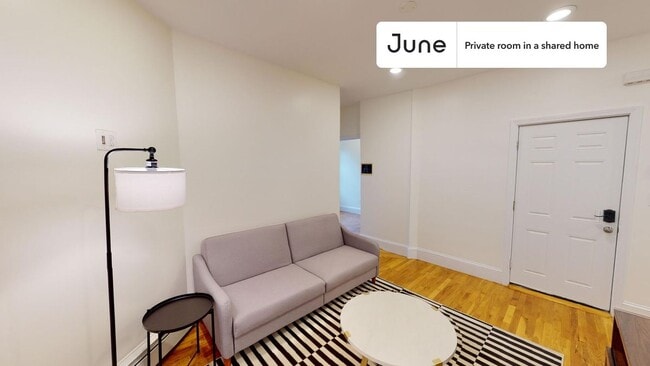 Private bedroom in 3 bed/1 bath Home - Private bedroom in 3 bed/1 bath Home