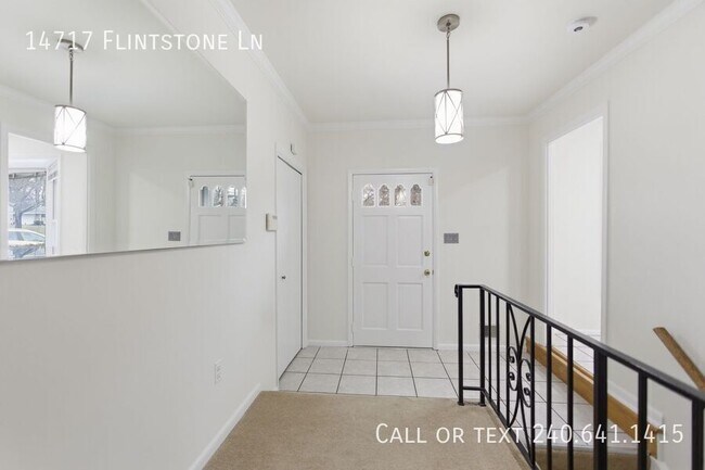 Foto del edificio - 14717 Flintstone Ln