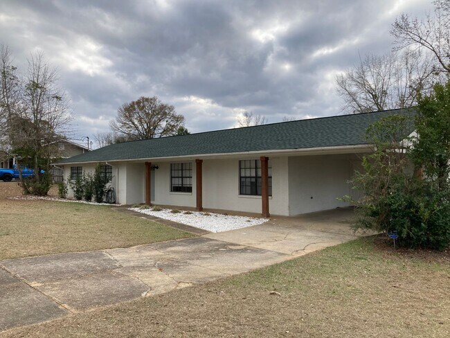 Foto del edificio - 311 Dixie Dr