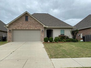 Building Photo - 606 Acacia Dr