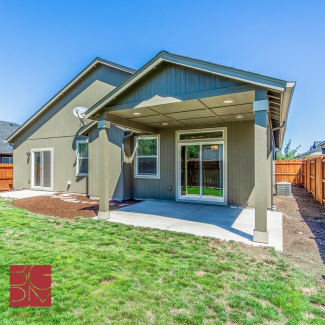 Building Photo - 21335 Northeast Eagle Crossing Avenue