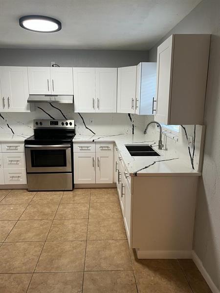 Foto del edificio - 319 NE 35th Ct
