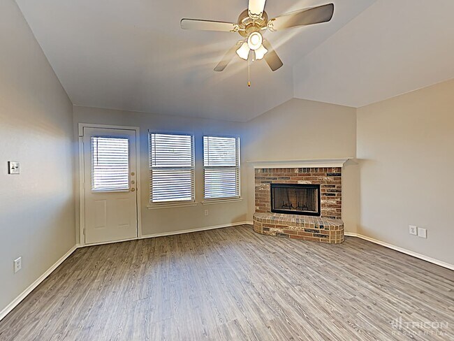 Building Photo - 1701 Bob Dr