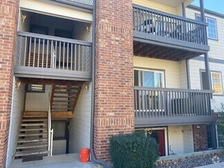 Building Photo - 6310 Oak St