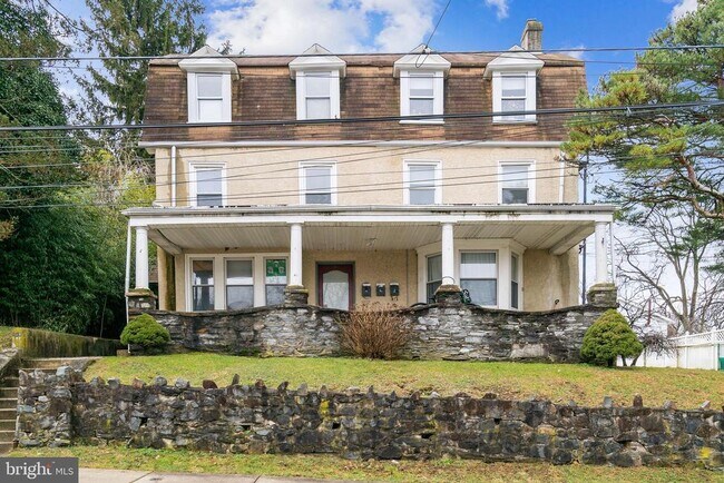 Foto del edificio - 159 Josephine Ave