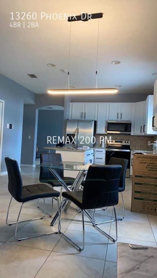Foto del edificio - 13260 Phoenix Dr